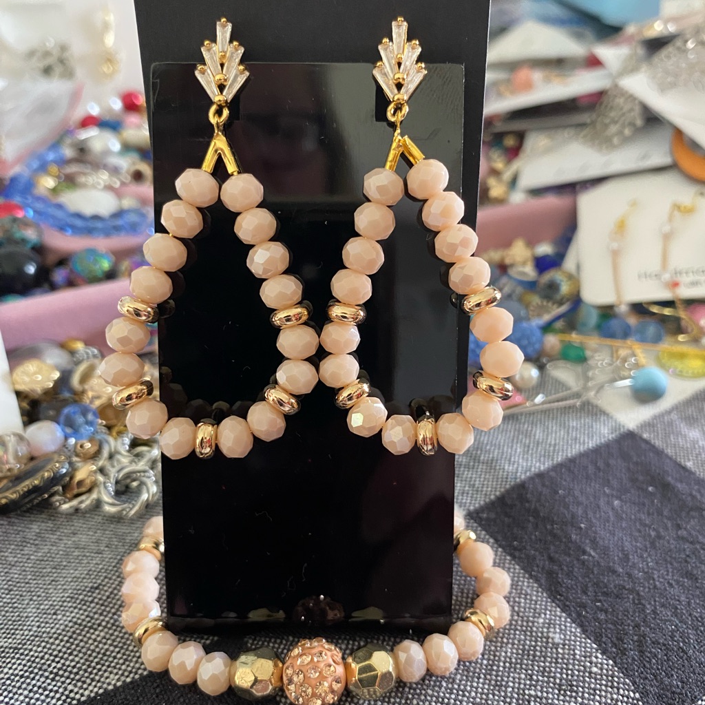 Chic Beaded Earrings With Gold Accents 30$